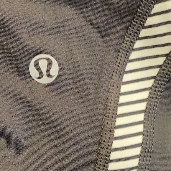 Lululemon Run Inspire Crop II Soot Light Hyper Stripe Angel Wing Gray Sz 6 - Picture 10 of 11